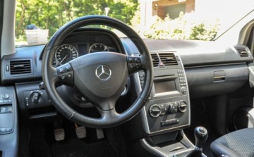Mercedes Klasa A W169 Coupe 1.5 150 95KM 2008 Mercedes-Benz Klasa A 1,5 2008 r. Lift 1.5 Benzyna 95KM, zdjęcie 7