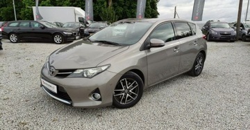 Toyota Auris II Hatchback 5d D-4D 125 124KM 2015 Toyota Auris 2.0D 124KM klima kamera grzanewentylowane fotele czujniki gwa, zdjęcie 13