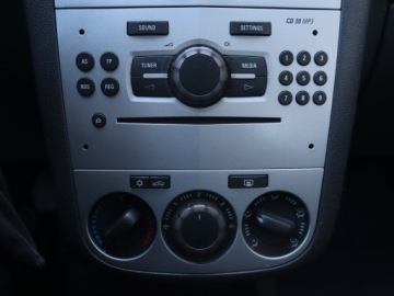 Opel Corsa D Hatchback 5d Facelifting 1.2 Twinport ECOTEC 70KM 2013 Opel Corsa 1.2 , Klima, zdjęcie 12