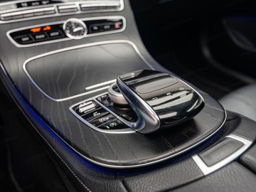 Mercedes Klasa E W213 Cabrio 2.0 300 245KM 2018 E Klasa E 300 Coupe 2.0 9G-TRONIC 245KM 2018, zdjęcie 20