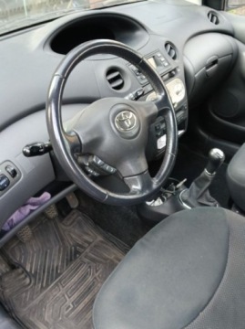 Toyota Yaris I 1.3 i 16V 86KM 2004 Toyota Yaris 1.3 benzyna, 2004 r., 5-drzwiowy, zdjęcie 4