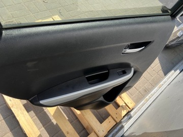 DVEŘE LEVÉ ZADNÍ SUZUKI VITARA III 15- A9G /C43