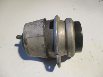 ŁAPA PODUSZKA WSPORNIK silnika 7P6199131D