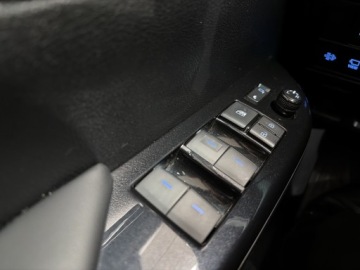 Toyota Hilux VIII Podwójna kabina Facelifting 2024 2.8 D-4D 204KM 2025 Toyota Hilux 2.8 D-4D mHEV Double Cab Executive 4x, zdjęcie 20