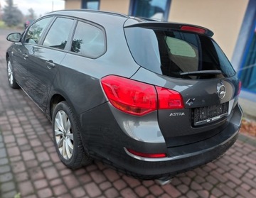 Opel Astra J Sports Tourer Facelifting 1.4 Turbo ECOTEC 120KM 2012 OPEL ASTRA J 1.4 Turbo 150 Lat Opla, zdjęcie 11