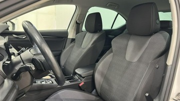 Skoda Octavia IV Liftback 1.5 TSI EVO 150KM 2023 Škoda Octavia Skoda Octavia 1.5 TSI e-Tec, zdjęcie 15