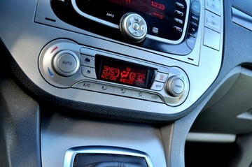 Ford Kuga I 2009 Ford Kuga 2.0 TDCi 136KM Climatronic 2XParktronik, zdjęcie 17