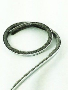 USZCZELKA 3 mb ODBOJOWA SAMOPRZYLEPNA 6,8x12mm