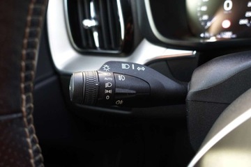 Volvo XC60 II Crossover D3 150KM 2018 Volvo XC 60 R-Design Czujniki park. Tempomat Klima 2strefowa HAK FV23, zdjęcie 24