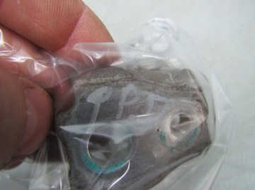 FABIA II 12R PANT DVEŘE PRAVÝ PŘEDNÍ SPODNÍ HORNÍ LA7W 5J0833412