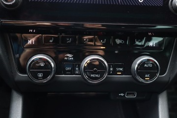 Skoda Octavia III Kombi Facelifting 2.0 TDI 150KM 2019 Skoda Octavia 2.0 TDI, Salon Polska, Klima, zdjęcie 15
