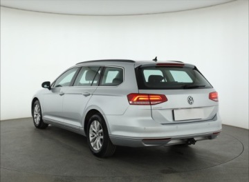 Volkswagen Passat B8 Variant 2.0 TDI BlueMotion SCR 150KM 2019 VW Passat 2.0 TDI, Salon Polska, Navi, Klima, zdjęcie 3