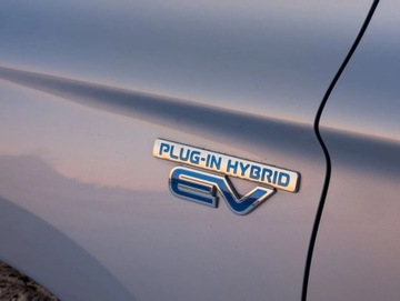 Mitsubishi Outlander III 2014 Mitsubishi Outlander Rezerwacja 2.0 Hybryda Plug-in 121KM, zdjęcie 5