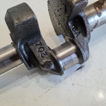 КОЛЕНВАЛ BRIGGS & STRATTON QUANTUM 35