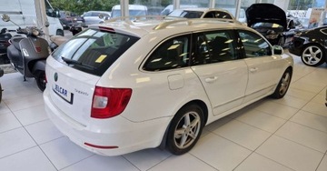 Skoda Superb II Kombi 2.0 TDI CR DPF 170KM 2011 Skoda Superb 2.0 TDI 170KM Ksenonowe reflektory 2.0 Diesel 170KM, zdjęcie 4