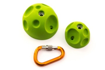 Вмещает камни для скалолазания, а также винты и головки.