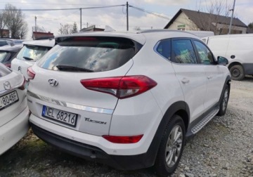 Hyundai Tucson III 2015 Hyundai Tucson 2015r, 1.7 CRDI. Uszkodzony przod. 1.7 Diesel 117KM, zdjęcie 2