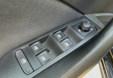 Skoda Kamiq Crossover 1.0 TSI 110KM 2023 Skoda Kamiq 1.0 TSI 110 KM 6 bieg . manual Ambition Benzyna 110KM, zdjęcie 11