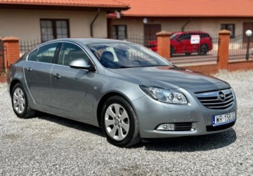 Opel Insignia I Sedan 1.4 Turbo ECOTEC Start/Stop 140KM 2012 Opel Insignia 1.4T 140KM manual nawigacja skory PDC Bi-XENON AFL Fotele AG