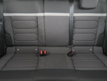 Citroen C4 III SUV 1.2 PureTech 130KM 2023 Citroen C4 1.2 PureTech, Salon Polska, zdjęcie 9