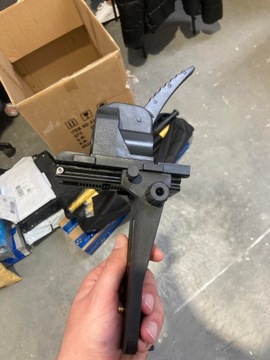 ПОДЪЕМНИК ДЛЯ РАСШИРИТЕЛЬНОЙ СТОЙКИ ДЛЯ ЛАЗЕРНОГО УРОВНЯ РЕЗЬБА 1/4 И 5/8