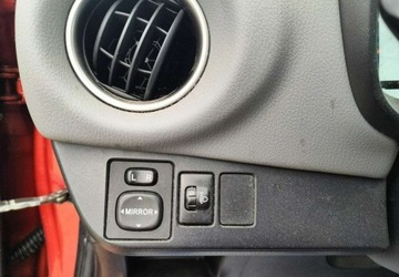 Toyota Yaris III Hatchback 5d Facelifting 1.0 VVT-i 69KM 2015 Toyota Yaris Lift Tylko 50.000km Bogata wersja Kamera Benzyna 70KM, zdjęcie 17