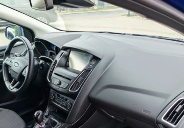 Ford Focus III Kombi Facelifting 1.0 EcoBoost 125KM 2016 Ford Focus SW swiezo sprowadzone, zarejestrowane Benzyna 125KM, zdjęcie 16