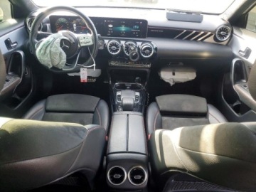 Mercedes Klasa A W177/V177 2020 Mercedes-Benz Klasa A 35 Amg, 2020r., 4x4, 2.0L 2.0 Benzyna 302KM, zdjęcie 6