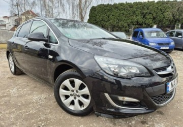 Opel Astra J GTC 1.4 Turbo ECOTEC 120KM 2015 Opel Astra NaviKameraPdcGrzaneFotele 1.4 Benzyna 120KM, zdjęcie 4
