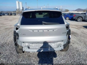 Volvo XC40 2023 Volvo XC 40 B5 Ultimate Bright Theme 2023 2.0 Benzyna 247KM, zdjęcie 4