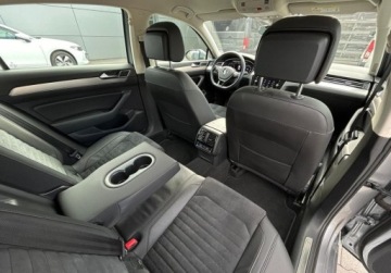 Volkswagen Passat B8 Limousine Facelifting 1.5 TSI EVO 150KM 2019 Volkswagen Passat Highline Pakiety, ACC, KAmera, GPS, Active Info Display, zdjęcie 8