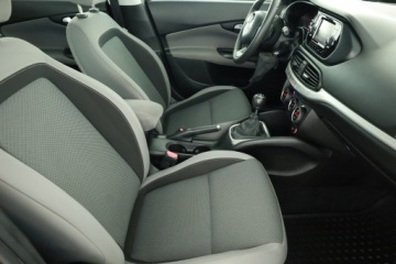 Fiat Tipo II Sedan 1.6 MultiJet 120KM 2016 Fiat Tipo 1.6 MultiJet, Salon Polska, Klima, zdjęcie 6