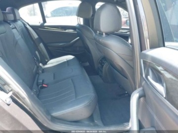 BMW Seria 5 G30-G31 2021 BMW Seria 5 530E 2021 2.0l 2.0 Hybryda 181KM, zdjęcie 12