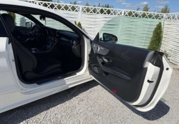 Mercedes Klasa C W205 Coupe 220 d 170KM 2016 Mercedes-Benz Klasa C Mercedes-Benz Klasa C 220 d 4-Matic 9G-TRONIC 2.1, zdjęcie 36