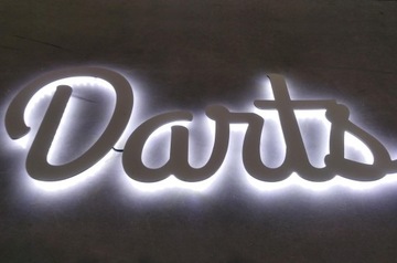 СВЕТОДИОДНЫЕ БУКВЫ подсвечиваются сзади на расстоянии 20 см.