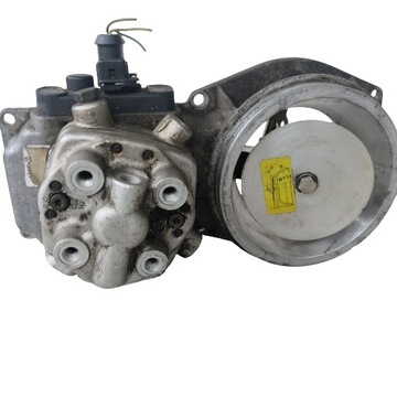 AUDI 80 B3 2.0 ROZDZIELACZ PALIWA 026133353D BOSCH