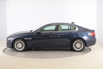 Jaguar XE Sedan 2.0 i4 163KM 2017 Jaguar XE E-Performance, Skóra, Navi, Klima, zdjęcie 2