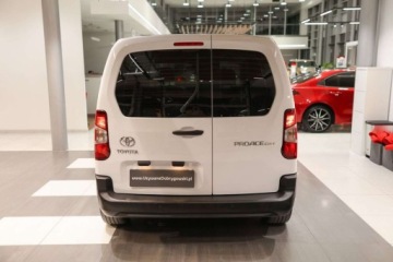 Toyota 2022 Toyota Proace City Verso 1.5 D-4D Combi 1.5 Diesel 102KM, zdjęcie 2