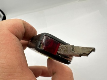 KLÍČEK MERCEDES-BENZ OE 267102334