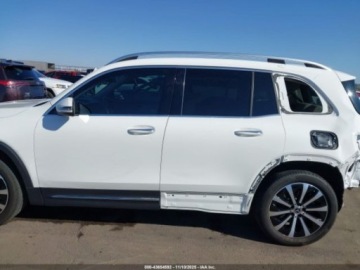 Mercedes GLB 2021 Mercedes-Benz GLB 2021 Mercedes-Benz GLB 250 SUV 2.0 Benzyna 221KM, zdjęcie 3