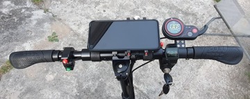 ДЕРЖАТЕЛЬ ДЛЯ ТЕЛЕФОНА ROCKBROS, УСТАНОВЛЕННЫЙ НА РУЛЕ ВЕЛОСОКОТКА