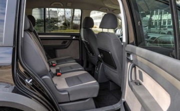 Volkswagen Touran I 2.0 TDI 140KM 2007 Volkswagen Touran Cross 2,0TDI Lift 7-osobowy 2.0 Diesel 140KM, zdjęcie 12