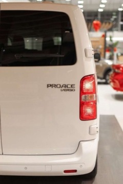 Toyota 2020 Toyota Proace Verso 1.5 D4-D Medium Business 1.5 Diesel 120KM, zdjęcie 24