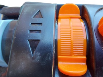 РЕГУЛИРУЕМЫЙ КОЛЕБАТЕЛЬНЫЙ САДОВЫЙ ДОЖДЕВАТЕЛЬ НА 20 ФОРСУНОК NEO 15-772