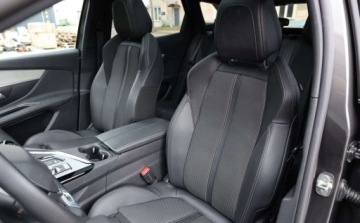 Peugeot 3008 II Plug-In Hybrid Facelifting 1.6 HYBRID 225KM 2021 Peugeot 3008 Peugeot 3008 225 e-EAT8 GT 1.6 Hybryda Plug-in 225KM, zdjęcie 18