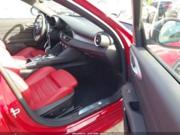 Alfa Romeo Giulia II Sedan Facelifting 2.0 Turbo 280KM 2023 Alfa Romeo Giulia Veloce 2023 2.0 Benzyna 280KM, zdjęcie 9