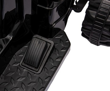 Фермер Ред Милли Малли, трактор с прицепом и детский ездовой автомобиль на аккумуляторе.