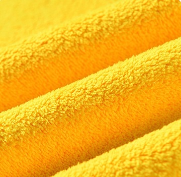 ПОЛОТЕНЦЕ ИЗ МИКРОФИБРЫ - ТОЛСТАЯ ТКАНЬ ДЛЯ МОЙКИ АВТОМОБИЛЯ 30 x 30 см