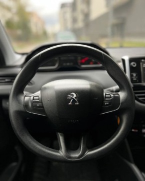 Peugeot 208 I Hatchback 3d 1.2 VTI 82KM 2013 Peugeot 208 Czujniki Parkowania Climatronic Alu Warszawa 1.2 Benzyna 82KM, zdjęcie 26