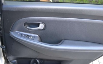 Kia Carens IV Minivan 1.7 VGT CRDi 141KM 2015 Kia Carens Kia Carens 1.7 CRDi Business Line 7os 7DCT 1.7 Diesel 141KM, zdjęcie 28